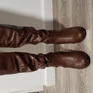 Guess slouchy brown round toe boots